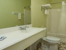 1_2213-Old-Dennis-Rd-Weatherford-016-003-DoubleBath-MLS_Size